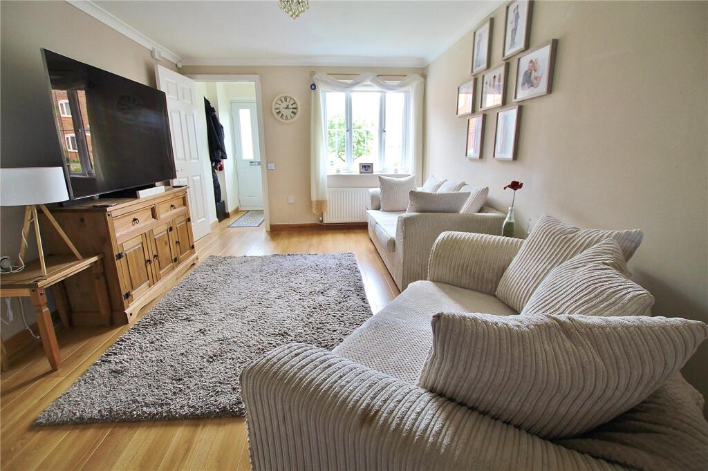 House in Cardiff, Pontprennau - More