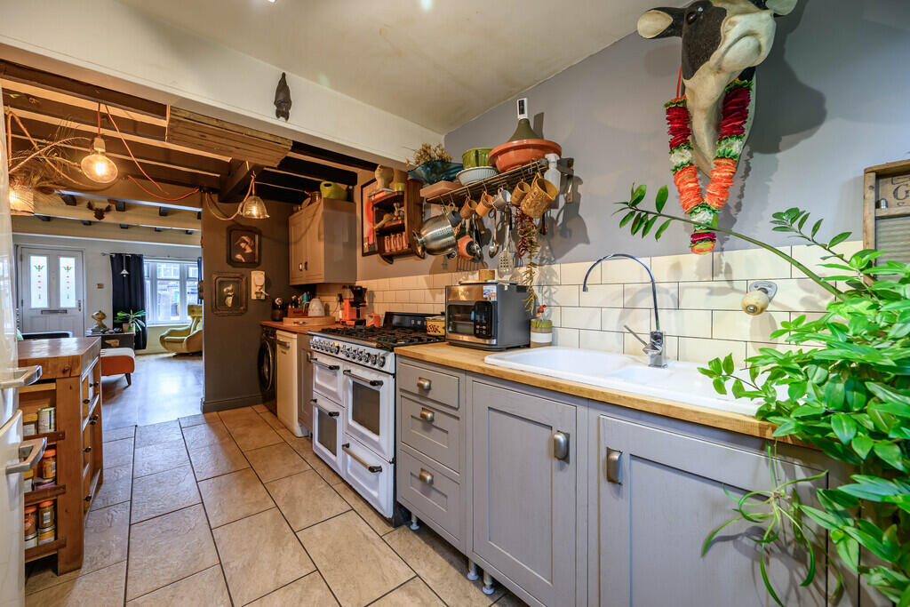 House in Nottingham, Chilwell - View 3