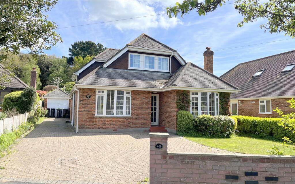 5-bed house on East Cliff Way, Friars Cliff, Christchurch, Dorset, BH23, £800,000
