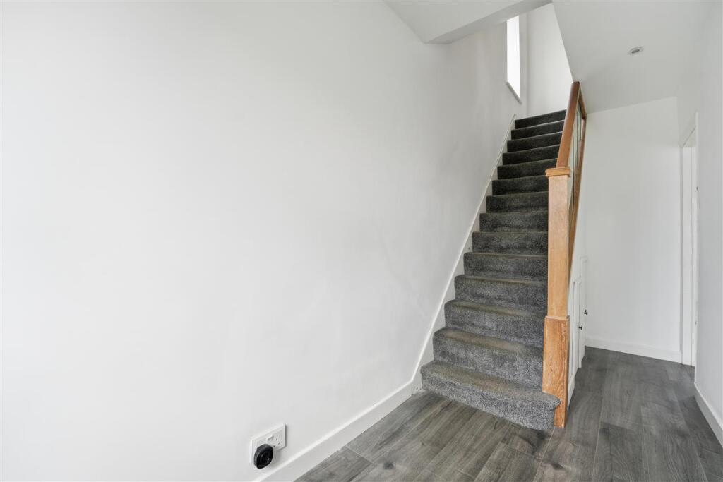 Saxon Avenue, Feltham photo 2