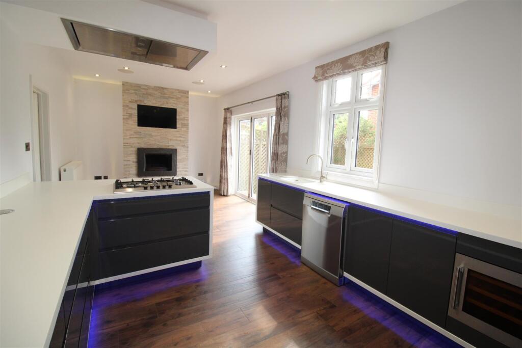 House in Guildford - View 3