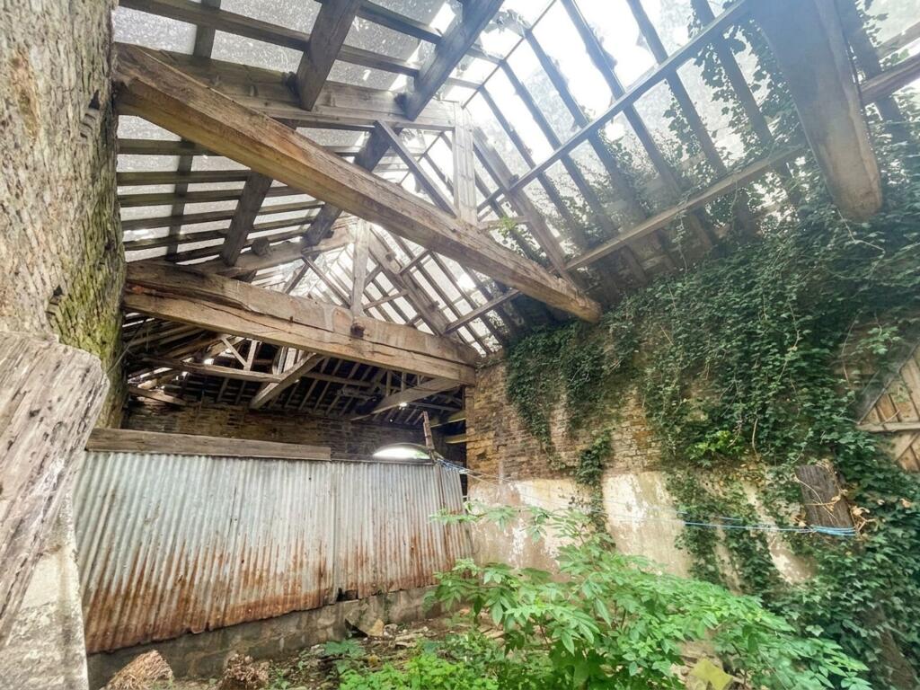 Emley Lodge Farm, Emley, HD8 photo 5