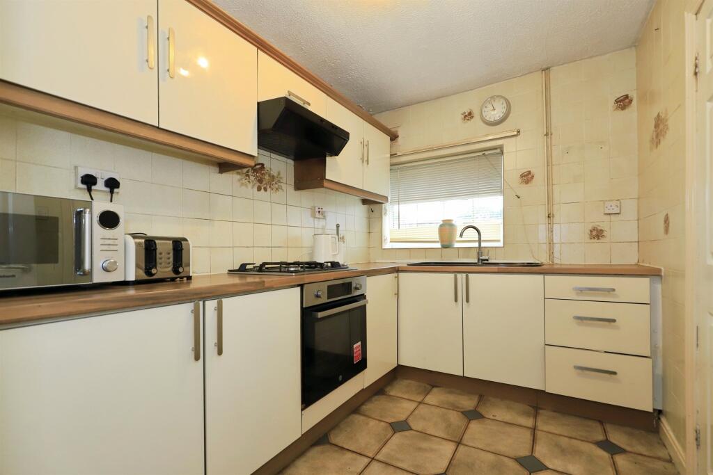 House in Wolverhampton, Oxley - View 4