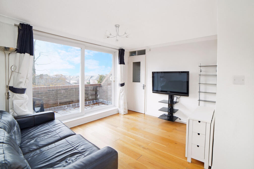 Apartment in Dorchester, Dorset - View 2