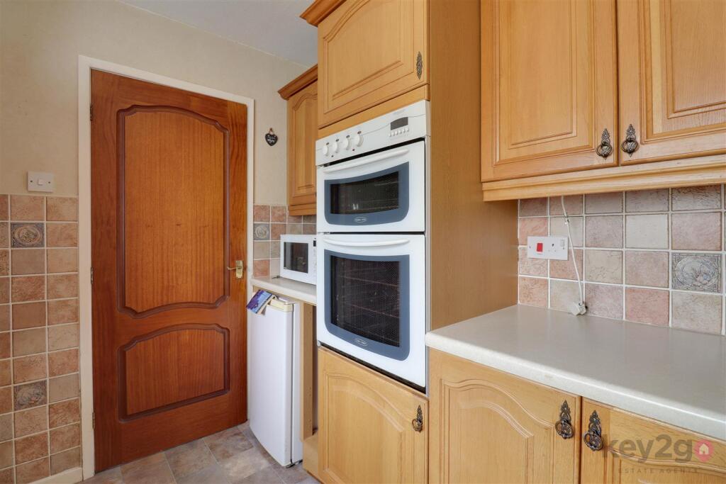 House in North East Derbyshire, Killamarsh - More