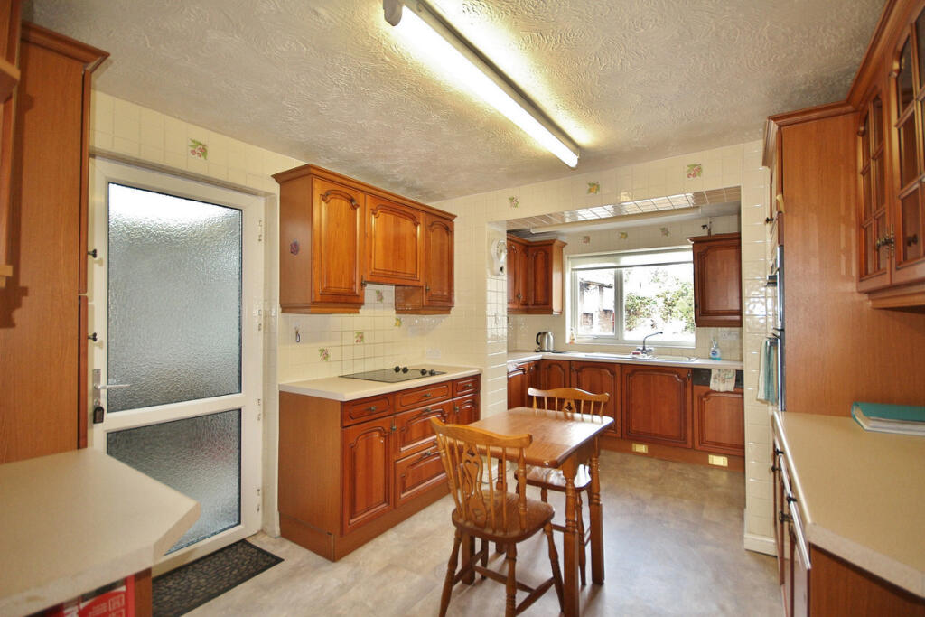 House in West Oxfordshire, Deer Park, Witney - View 3