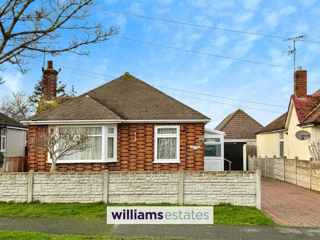 2-bed bungalow on Ffordd Ffynnon, Prestatyn, LL19, £200,000