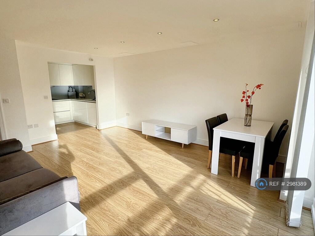 Apartment in London - View 3