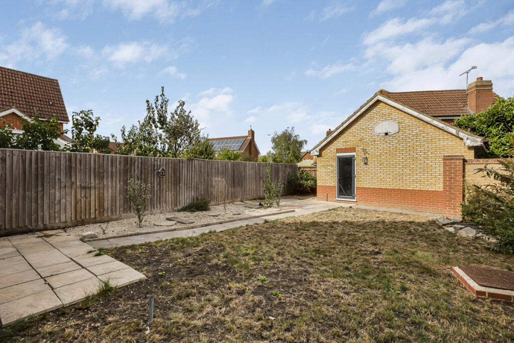 House in South Oxfordshire, Ladygrove, Didcot - More