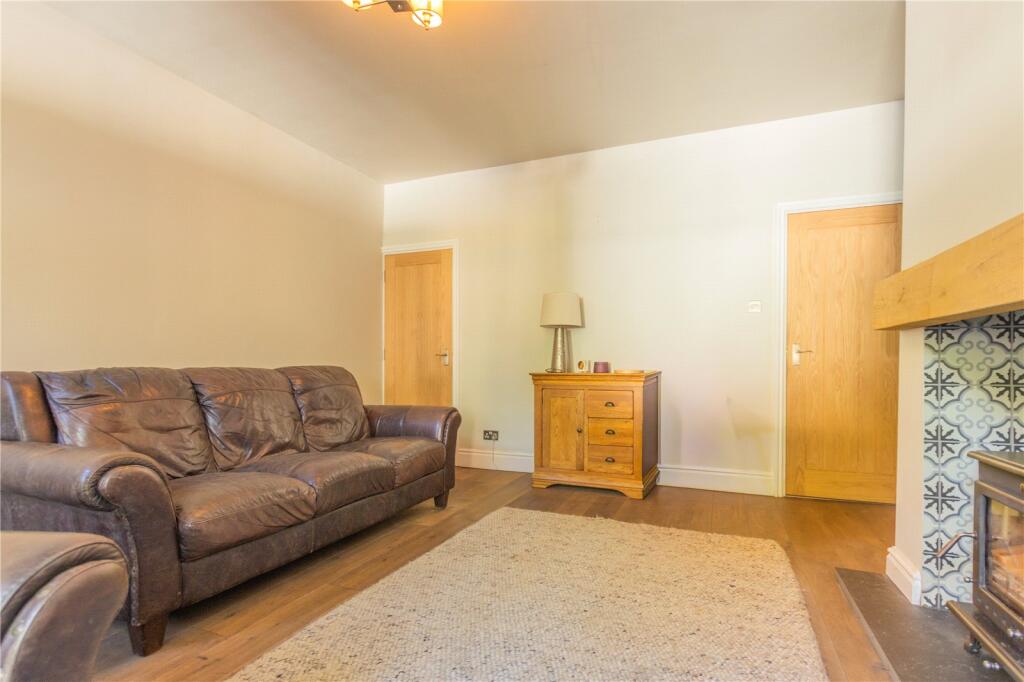 House in Oldham - View 4