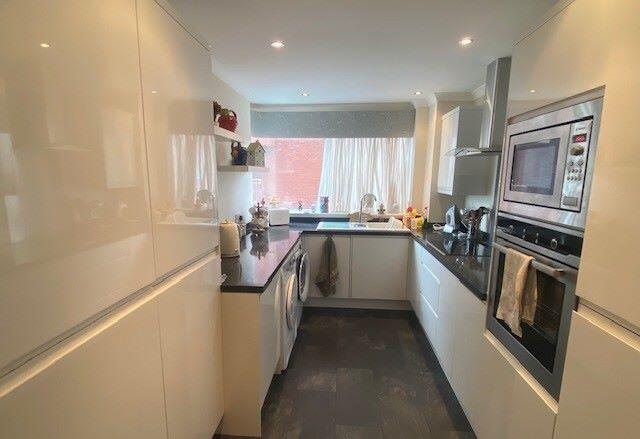 Apartment in Worthing, West Sussex - View 5