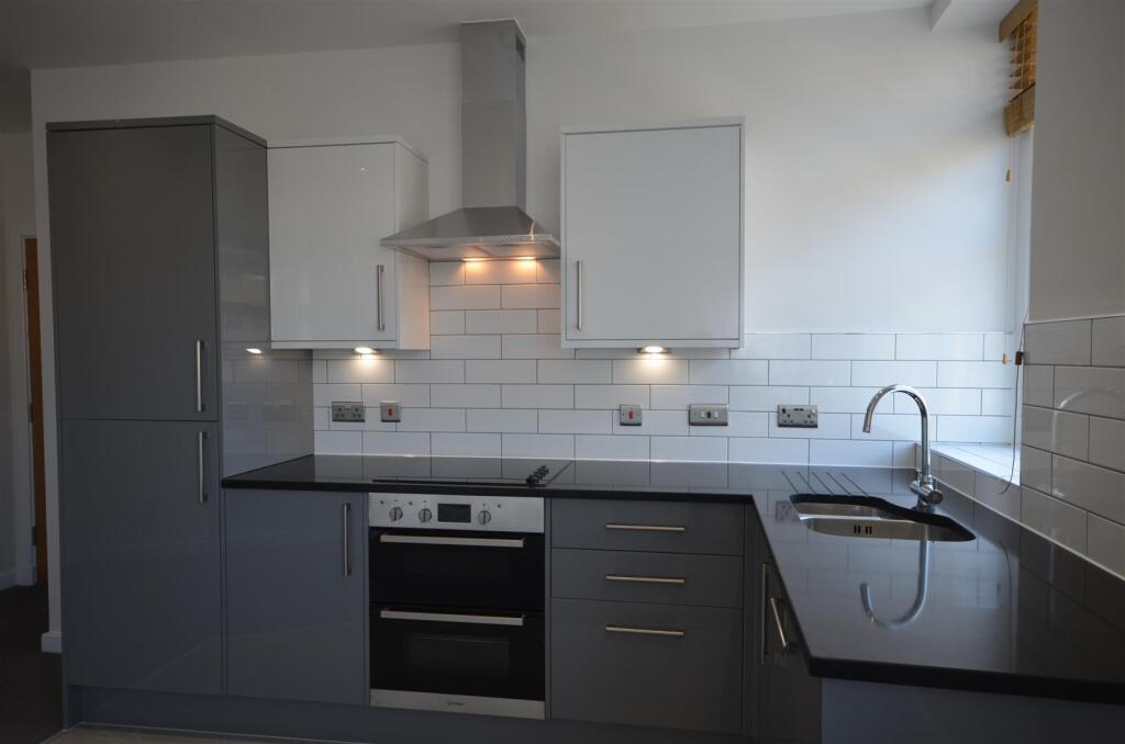 Main image of property: Apt 4, Fountain Chambers, Halifax