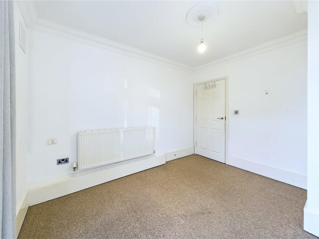 Apartment in London - More