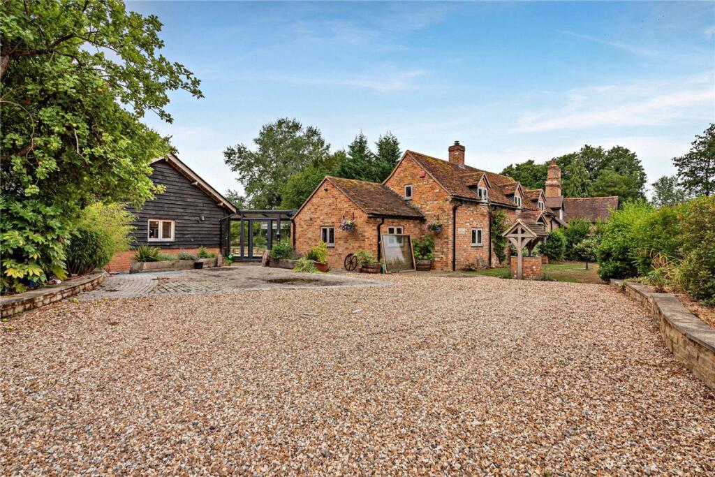 Ashford Hill Road, Headley, Thatcham, Hampshire, RG19 photo 3