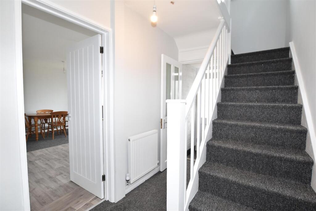 House in Wrexham, Cefindre, Caia Park - More