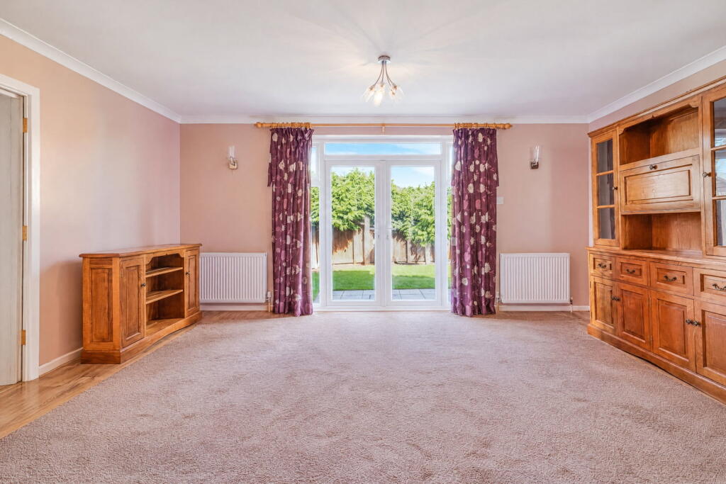 House in Warwick, Whitnash - More