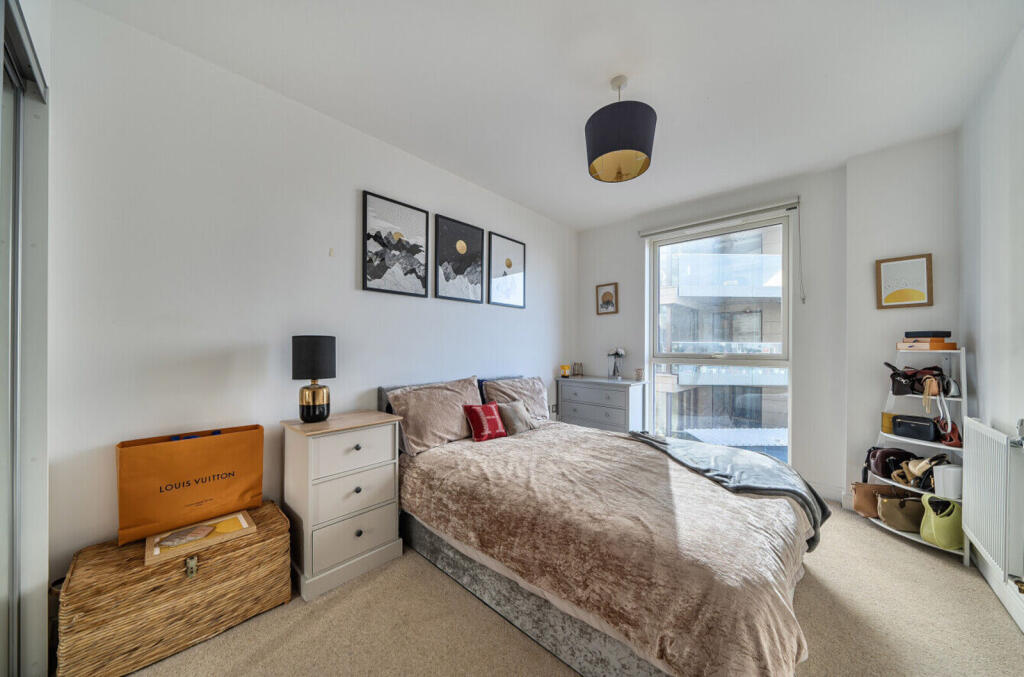Apartment in London - View 5