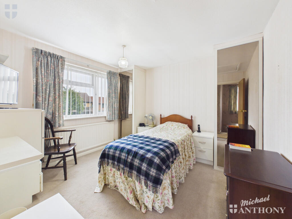 House in Aylesbury, Buckinghamshire - More