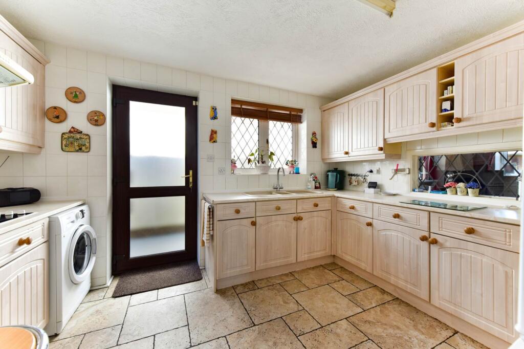 Westerley Gardens, West Wittering, West Sussex, PO20 photo 4