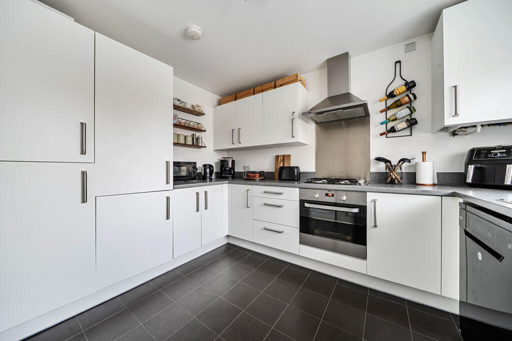 House in Aston Clinton, Buckinghamshire - More