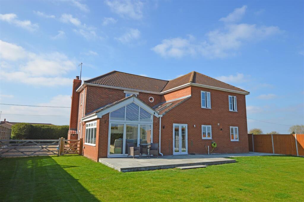 4-bed detached on 12, Plank Drove, £500,000