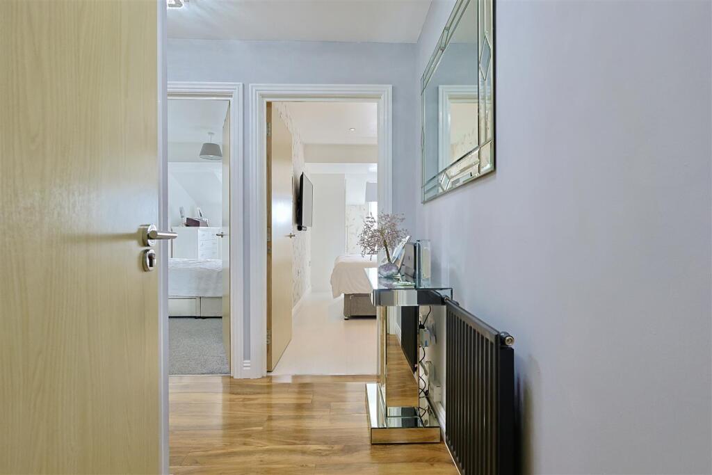 Apartment in Newcastle upon Tyne - View 5