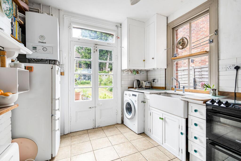 House in Oxford, Iffley Fields, East Oxford - More