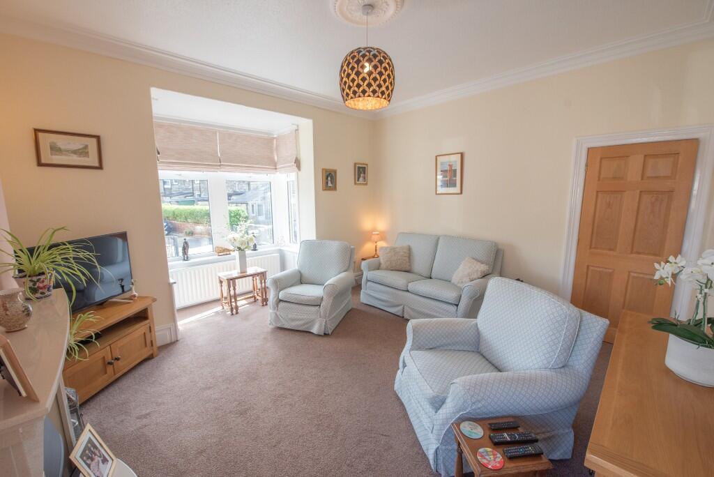 House in Sutton - More
