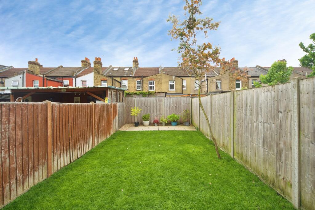 Bulwer Road, London, N18 - View 4
