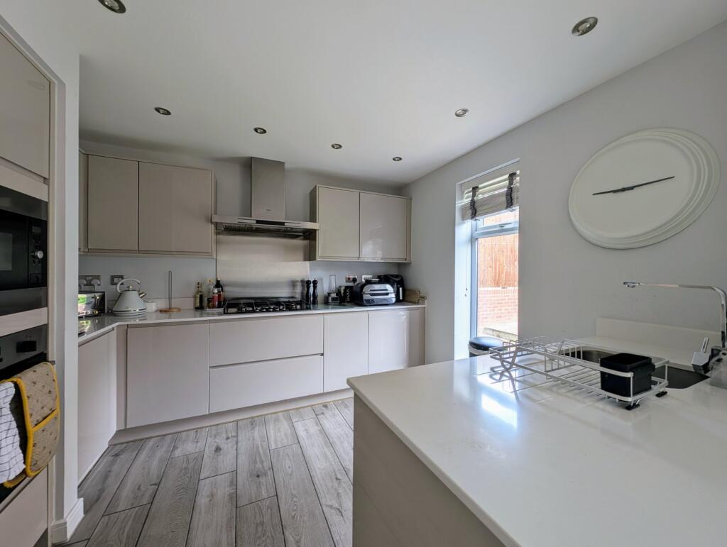 House in Wakefield, West Yorkshire - View 4