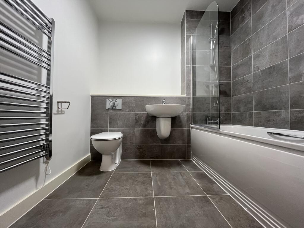 Apartment in Manchester - View 5