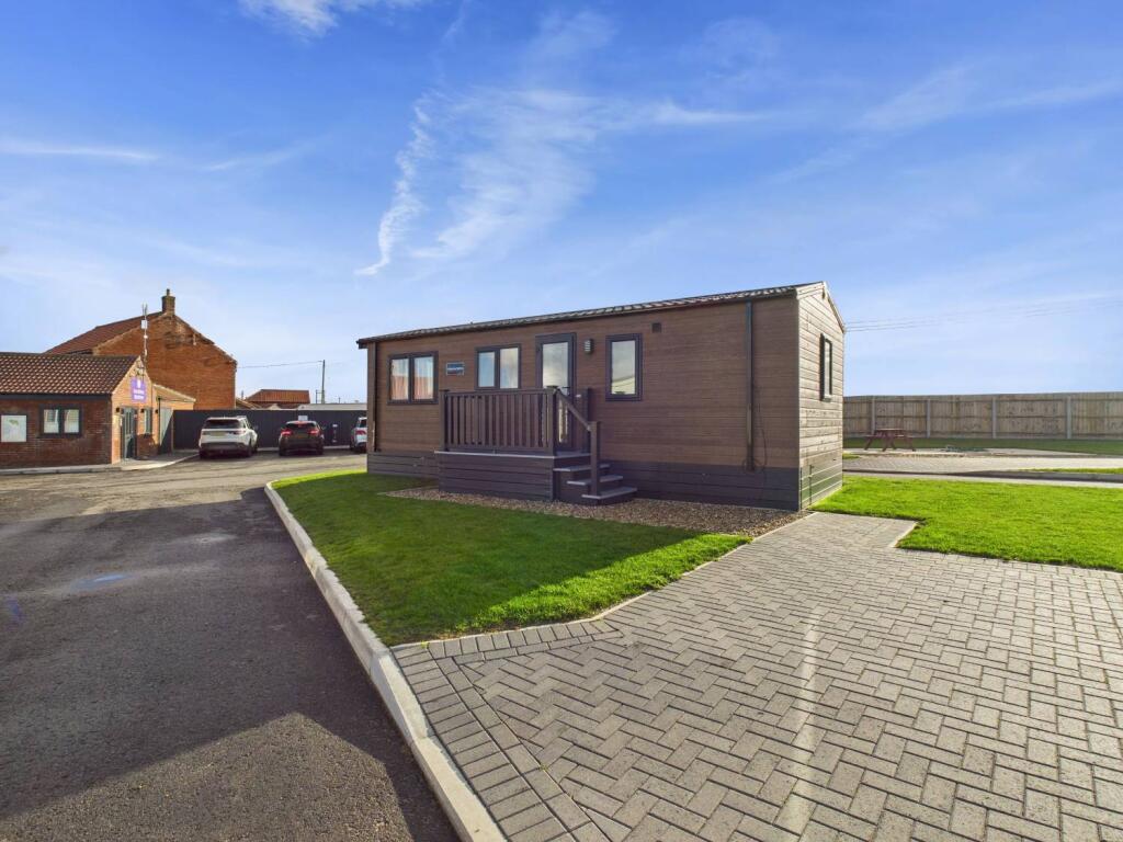 2-bed caravan on Bacton, Norwich, NR12 0EW, £65,000