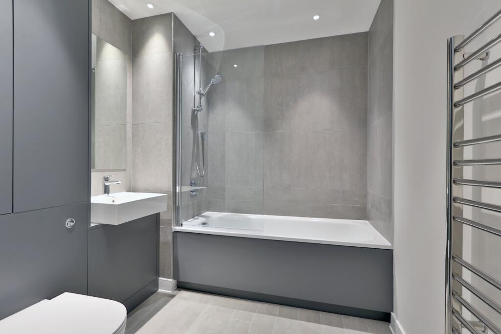 3 bedroom maisonette for rent