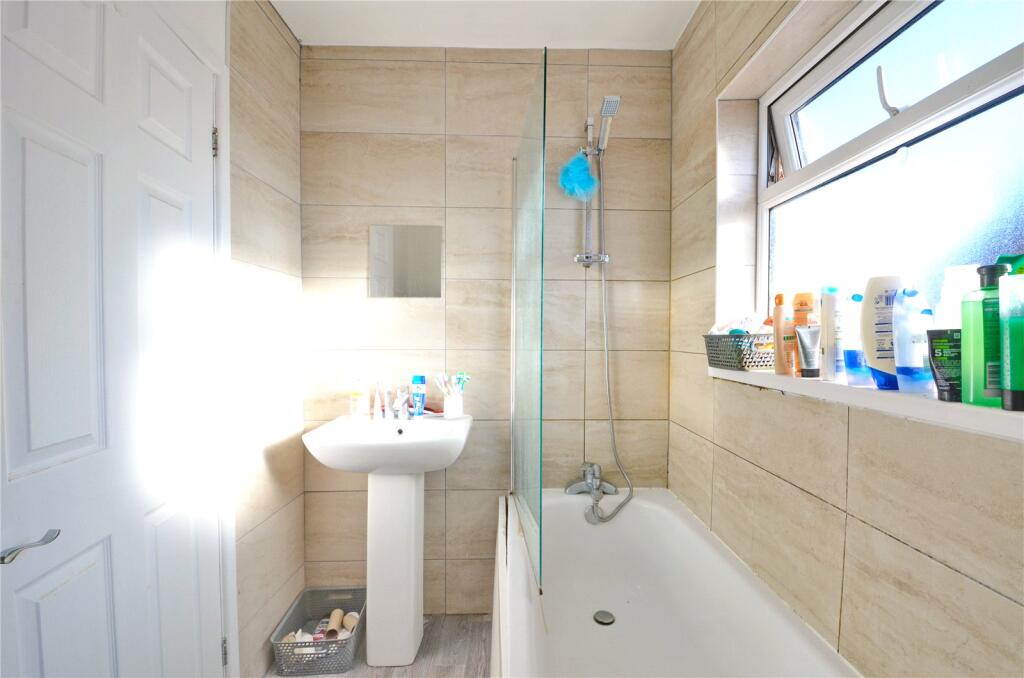 4 bedroom semi-detached house for rent