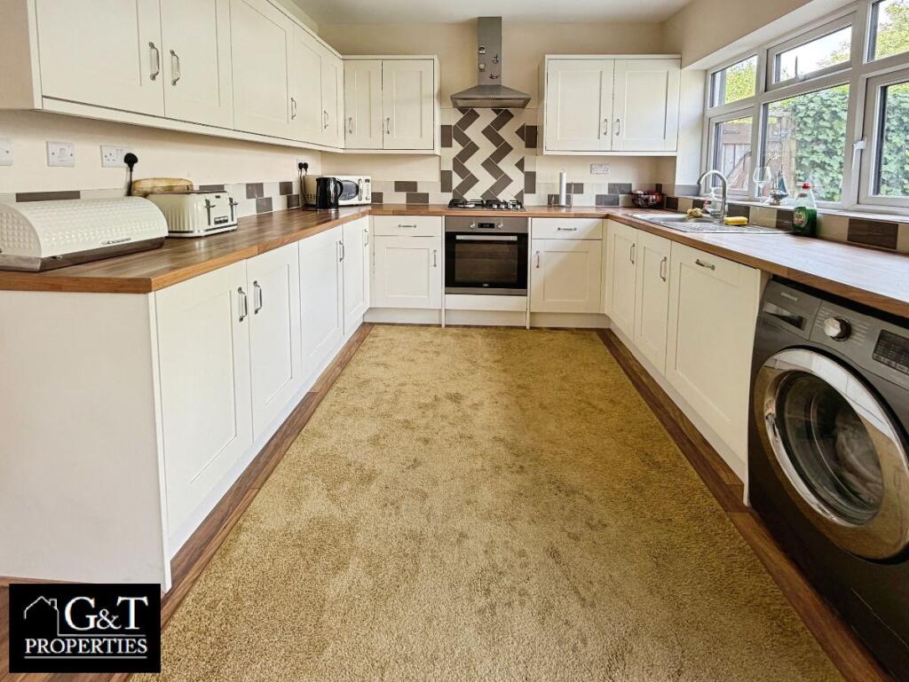 Barrs Road, Cradley Heath photo 4