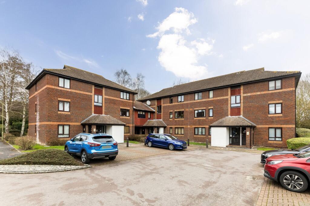 Main image of property: Stonesfield, Didcot, OX11 9RF