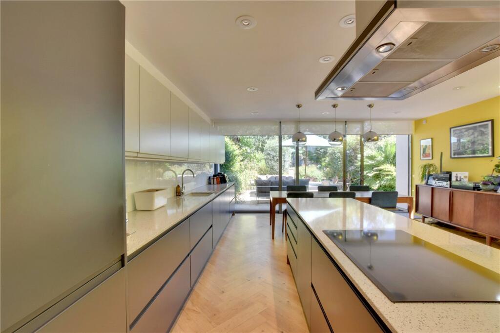 House in London - View 5