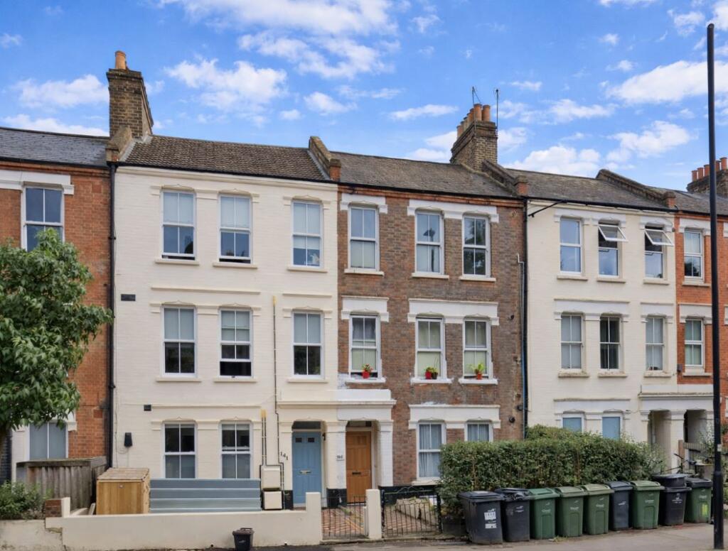Main image of property: Flat 3, 141A Coldharbour Lane, London, SE5 9NU