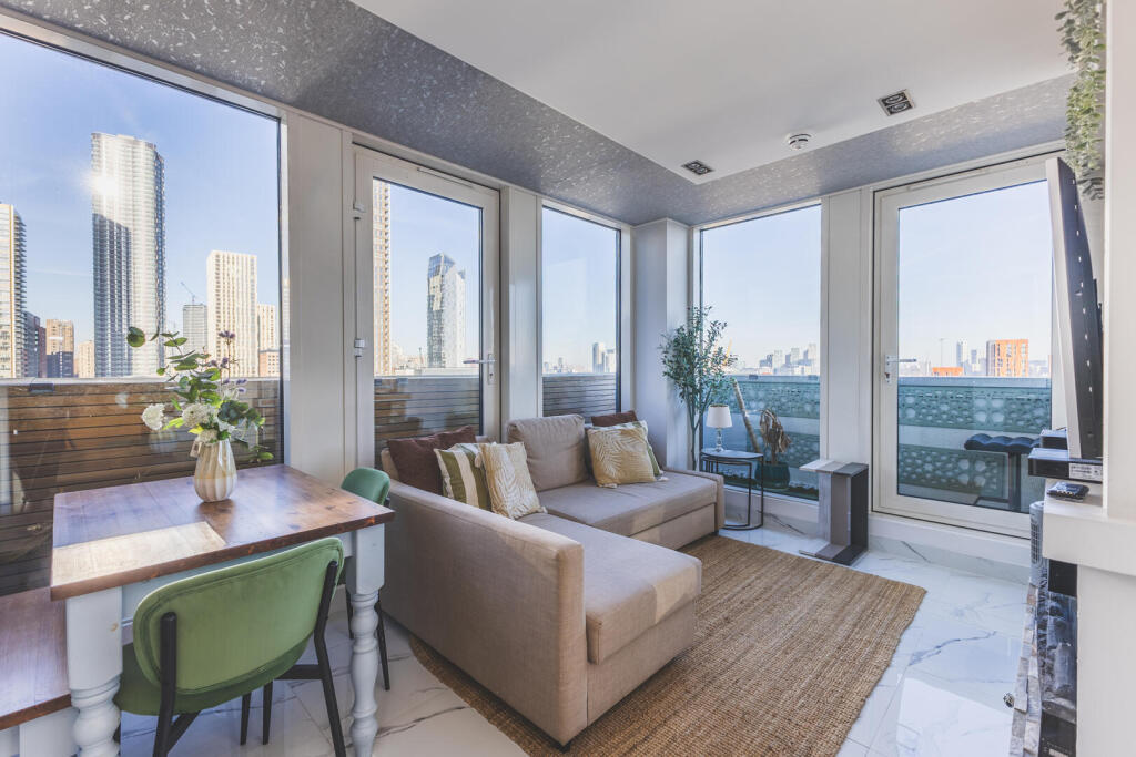 Main image of property: Limeharbour, Canary Wharf, E14