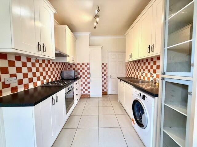 Main image of property: Beechwood Gardens, IG5