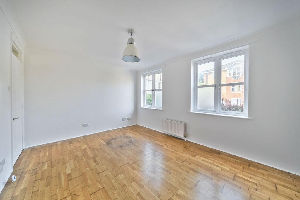 Apartment in London - View 3