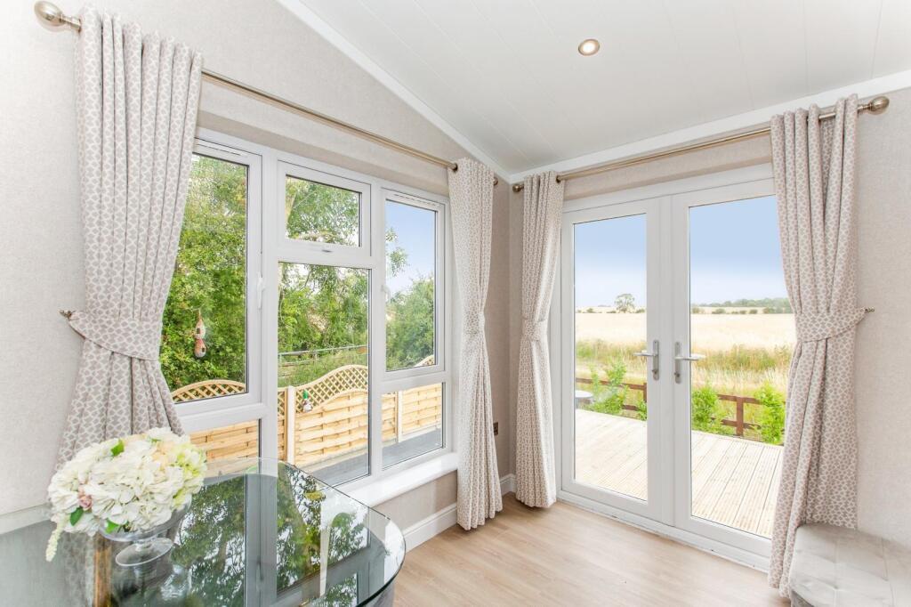 Two Bed Bespoke Omar Anniversary, Berry Green Park, Clopton, Kettering, Northamptonshire, NN14 3LN photo 4