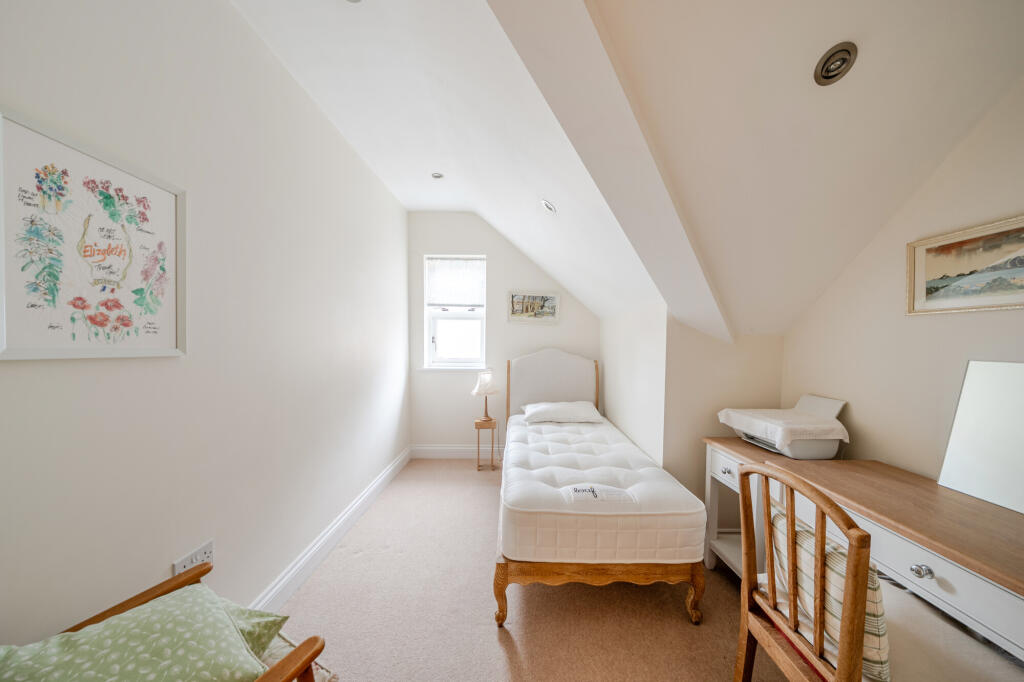 Apartment in St Albans, Harpenden - More
