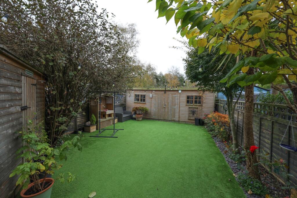 Longhurst, Burgess Hill, RH15 photo 2