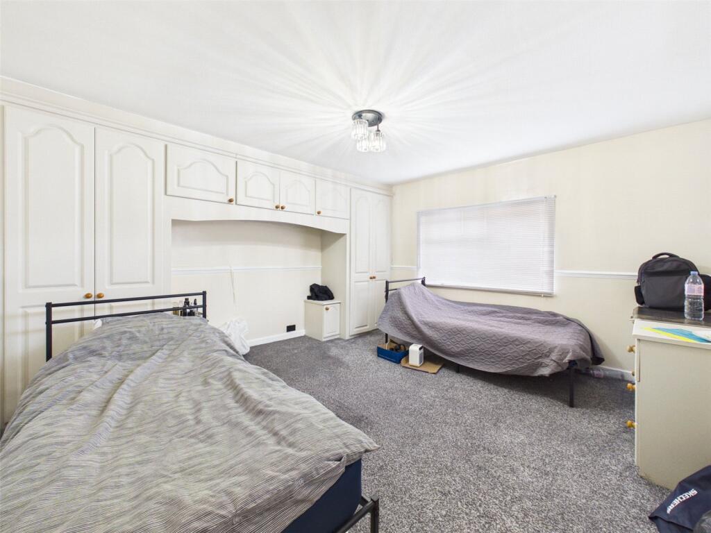 House in Gloucester, Gloucestershire - More