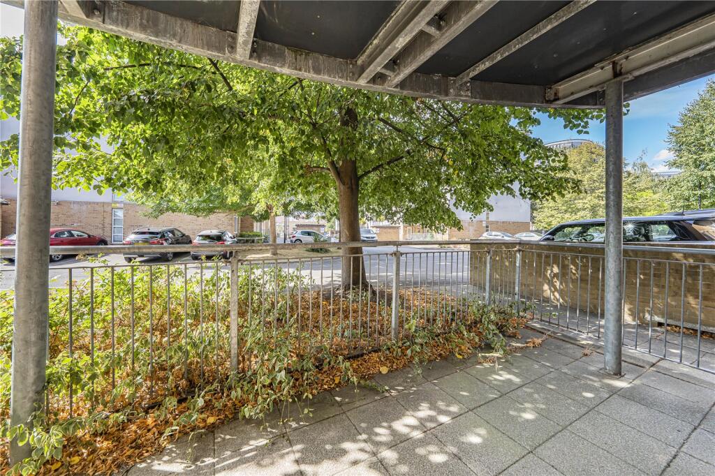 Apartment in Twickenham - View 3