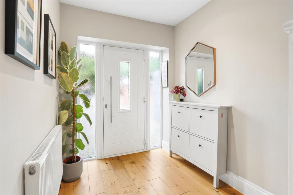 House in Sutton, The Warren Allotments, Carshalton Beeches - More