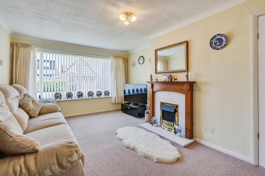 House in Westhoughton, Dobb Brow - View 3