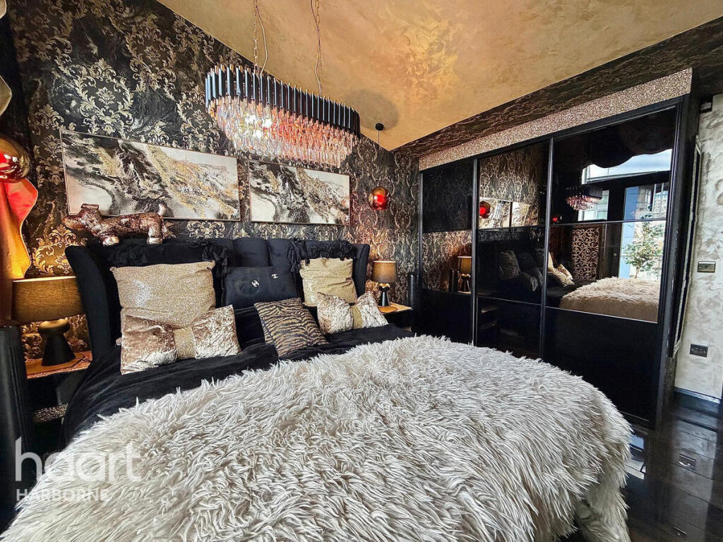 Additional image 9 of Luxury Apartment, Park Central