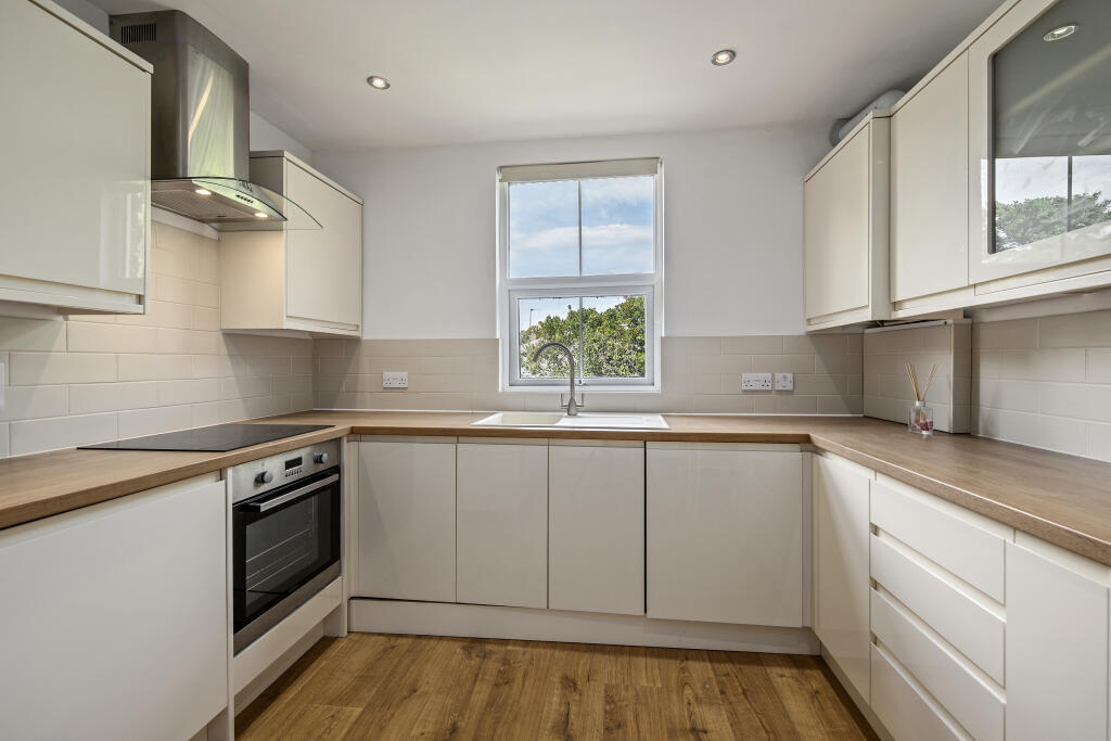Apartment in Twickenham - View 4